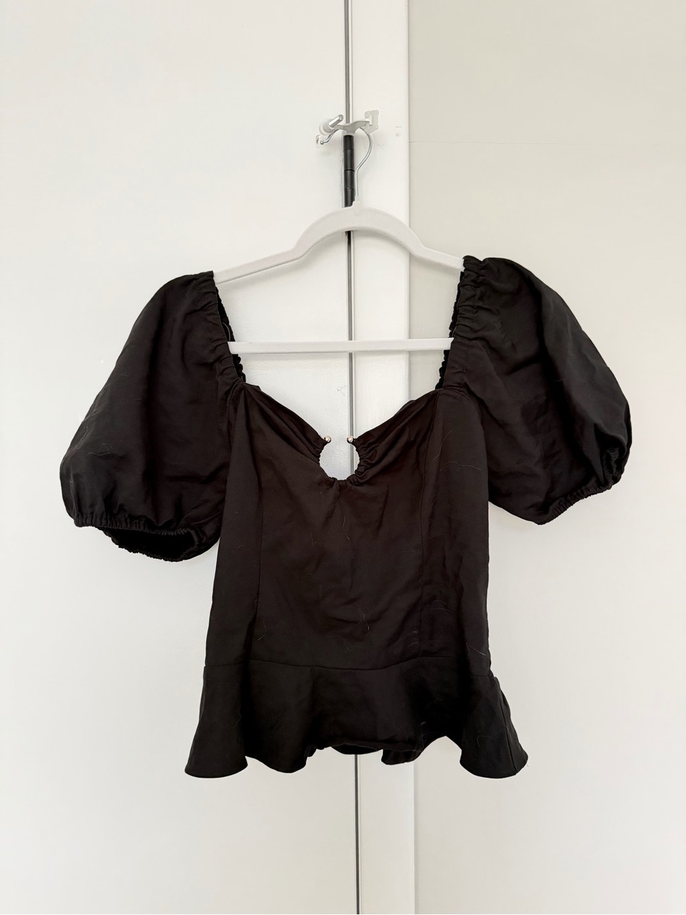 Wayf Black Puff-Sleeve Peplum Blouse with Keyhole Front S